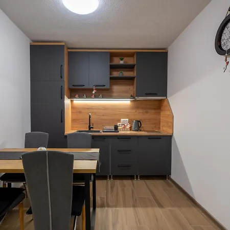 108 Lux Ravna Planina